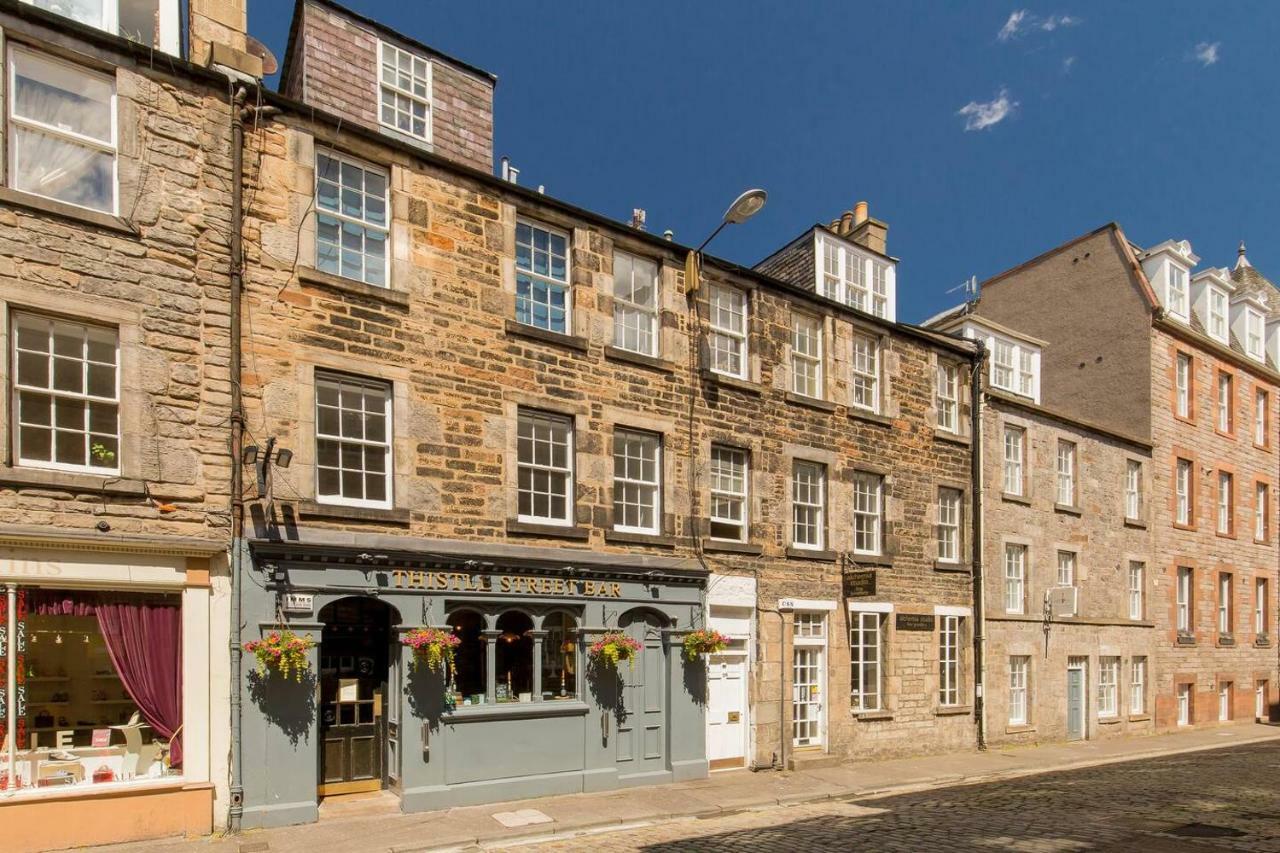 Altido Elegant Georgian 2-Bedrm Apt In Heart Of Old Town Appartamento Edimburgo Esterno foto